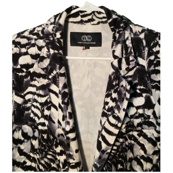 Feather Print Blazer - Picture 5 of 5